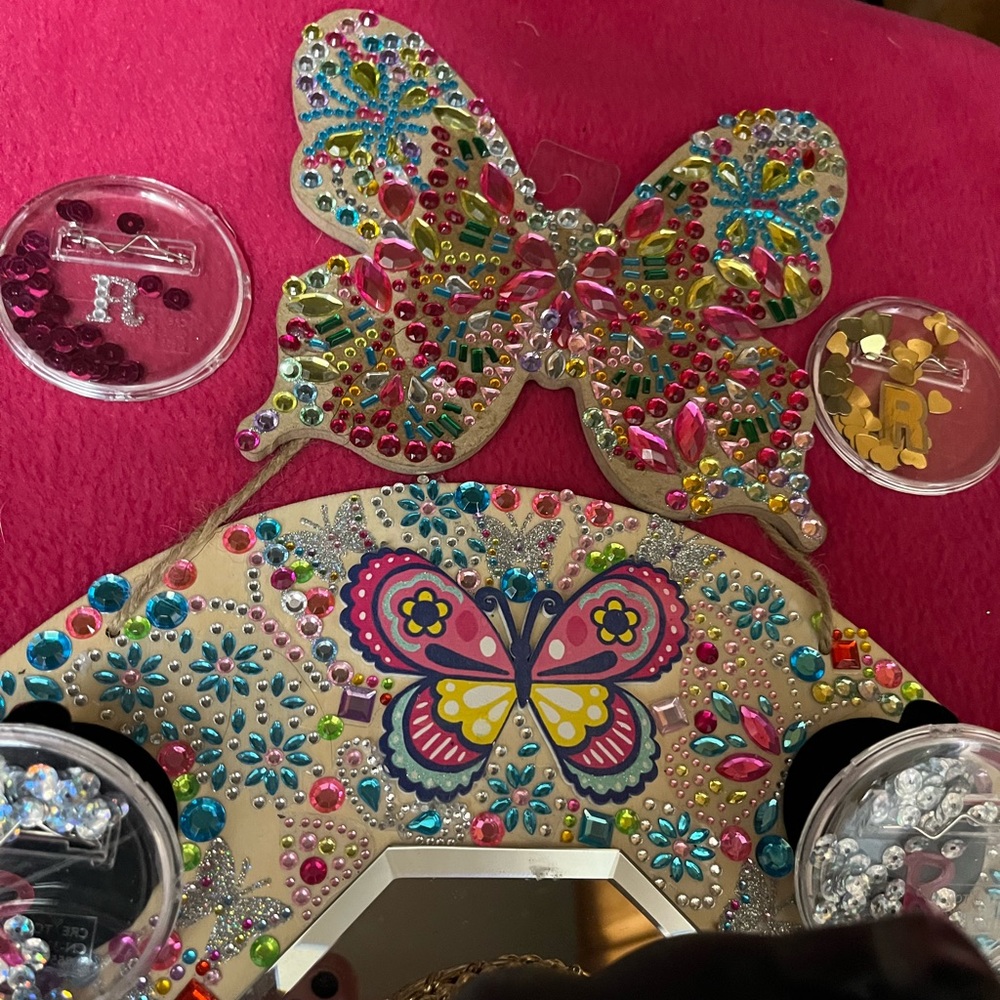 Customized Buttons from Roniya Butterfly Boutique - Picture 5 of 12
